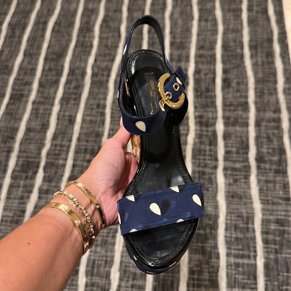 LOUIS VUITTON size 38 wedges in navy with white and black accents. - Picture 5 of 8